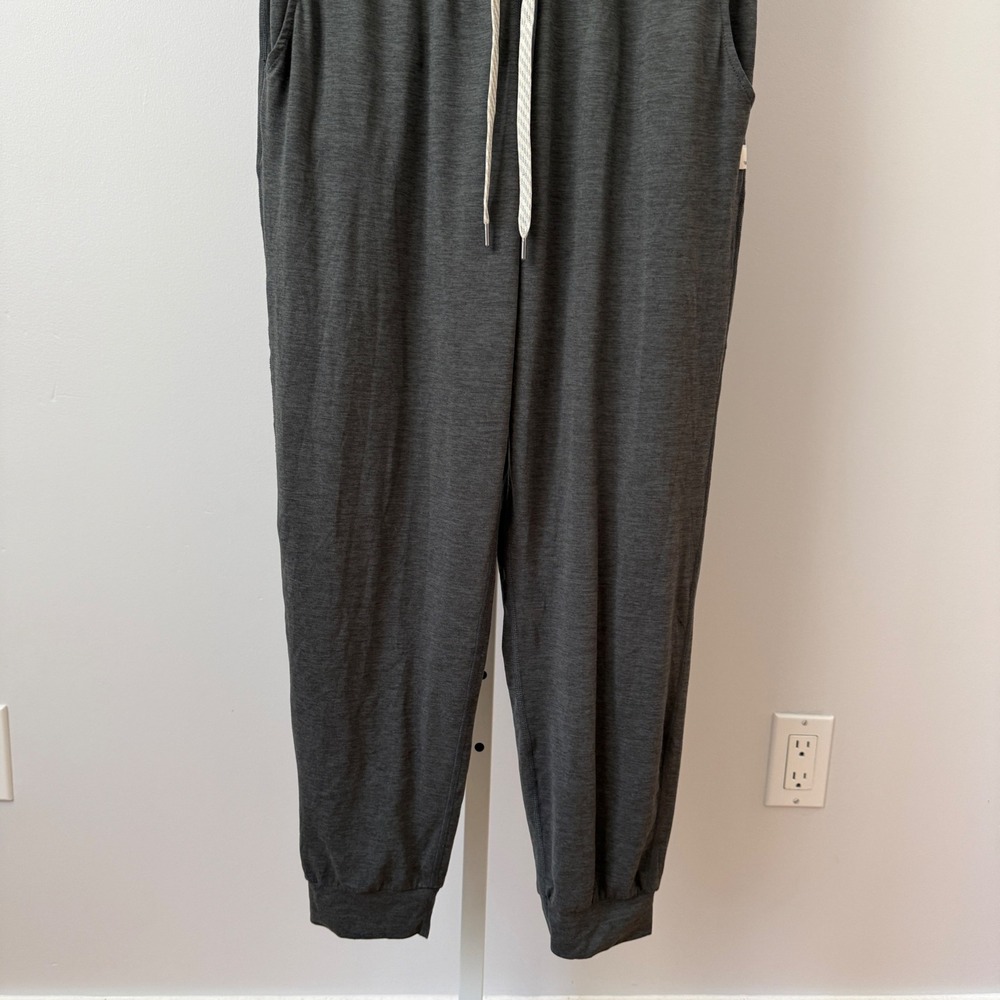 Vuori sz L  Lux‎ Jumpsuit Grey V-Neck Short Sleeve Athleisure Quitet Luxury - Picture 3 of 6